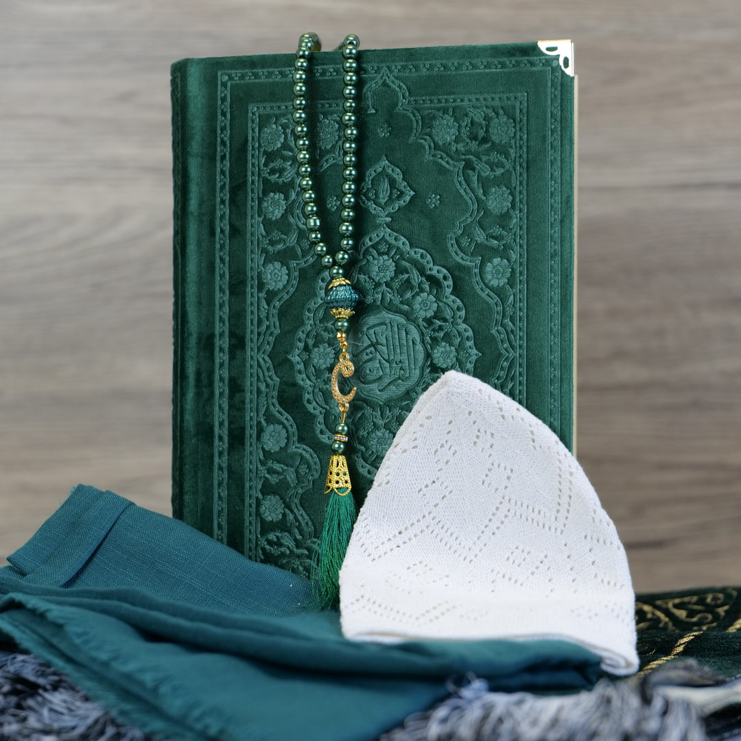 Gift Set - Quran/Mat/Tasbeeh/Hat/Scarf (1174)